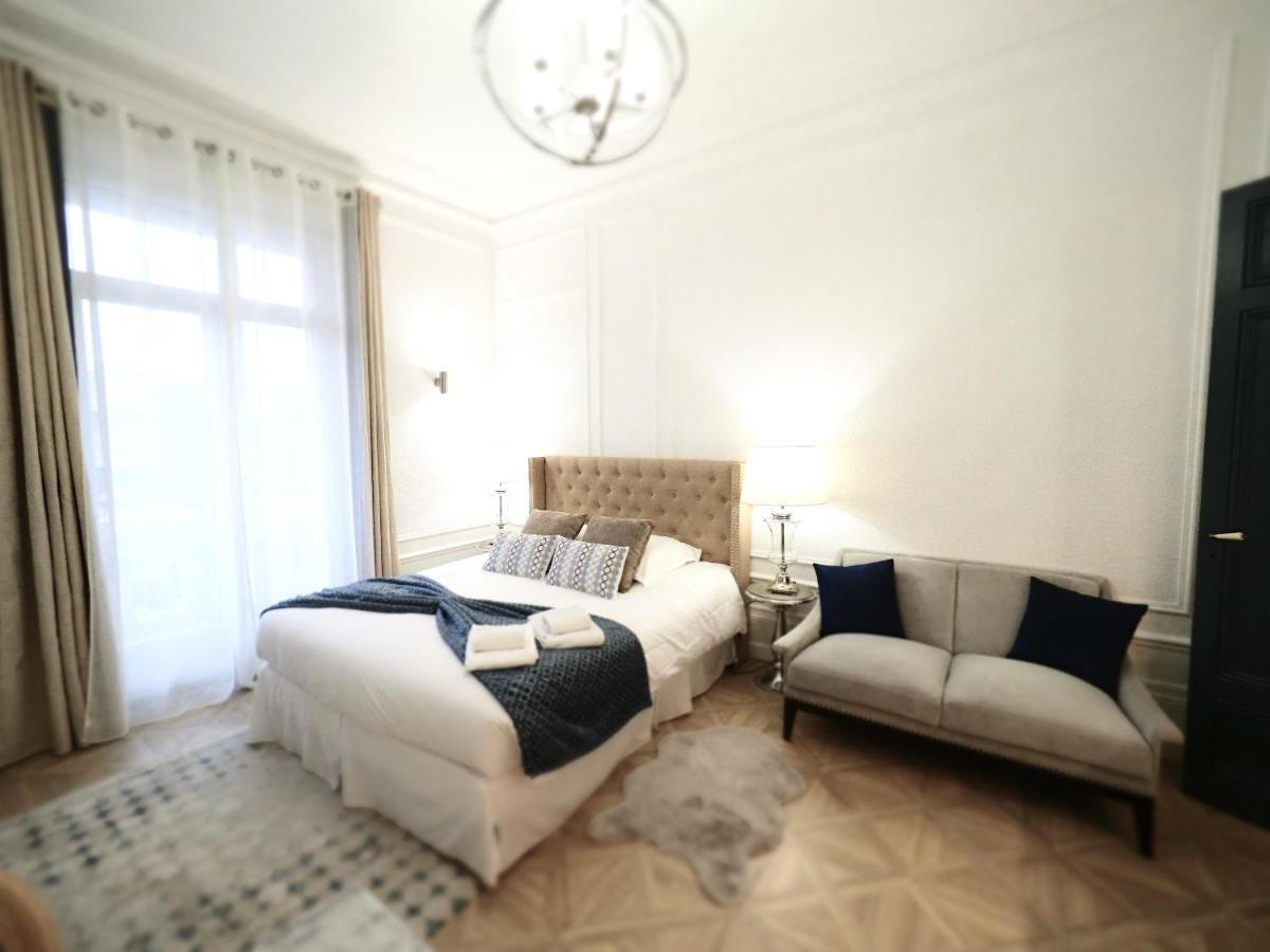 Le Palais Des Parcs - Chic - Centre - Face Au Parc Apartment
